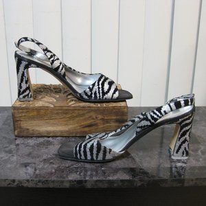 EUC Apostrophe vintage black silver zebra sandals 8